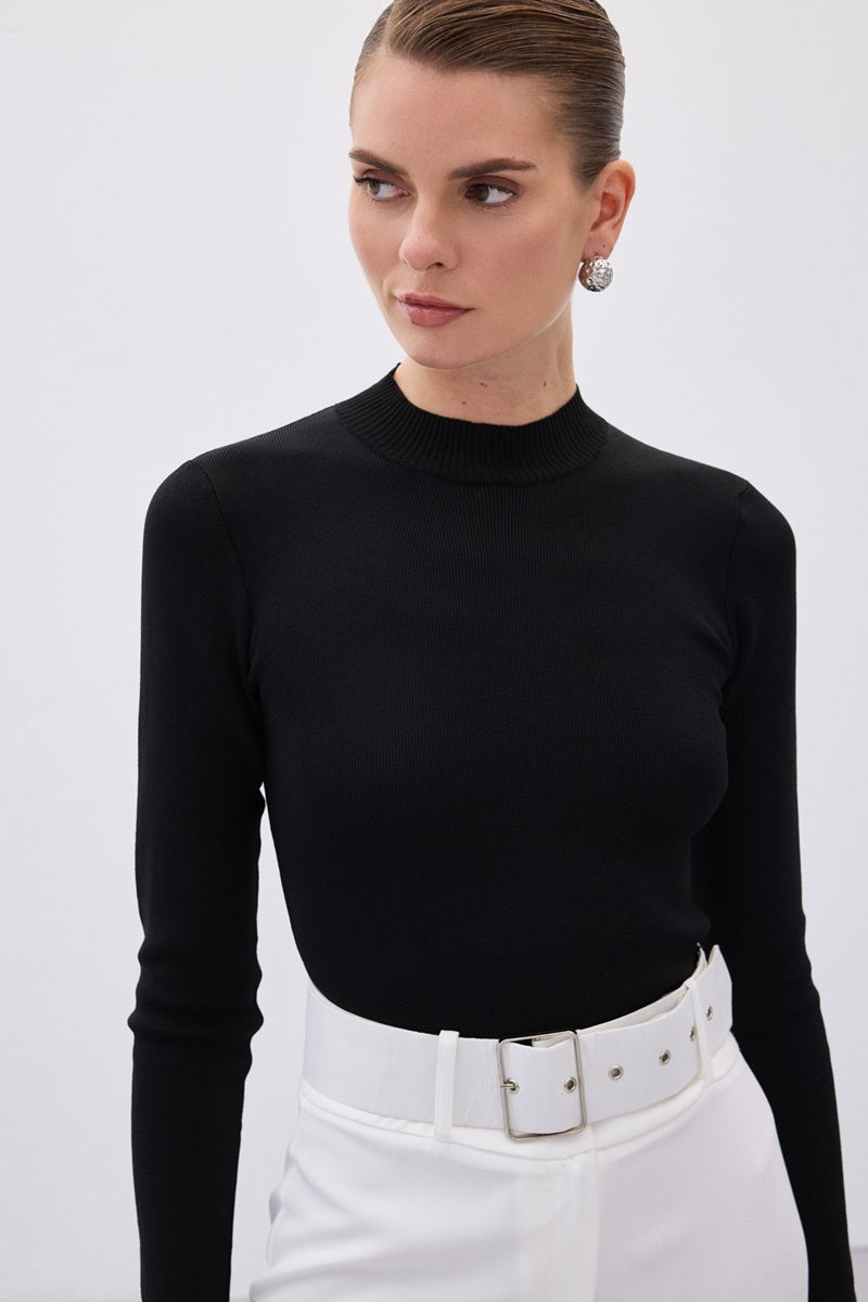 Черно полуполо с дълъг ръкав